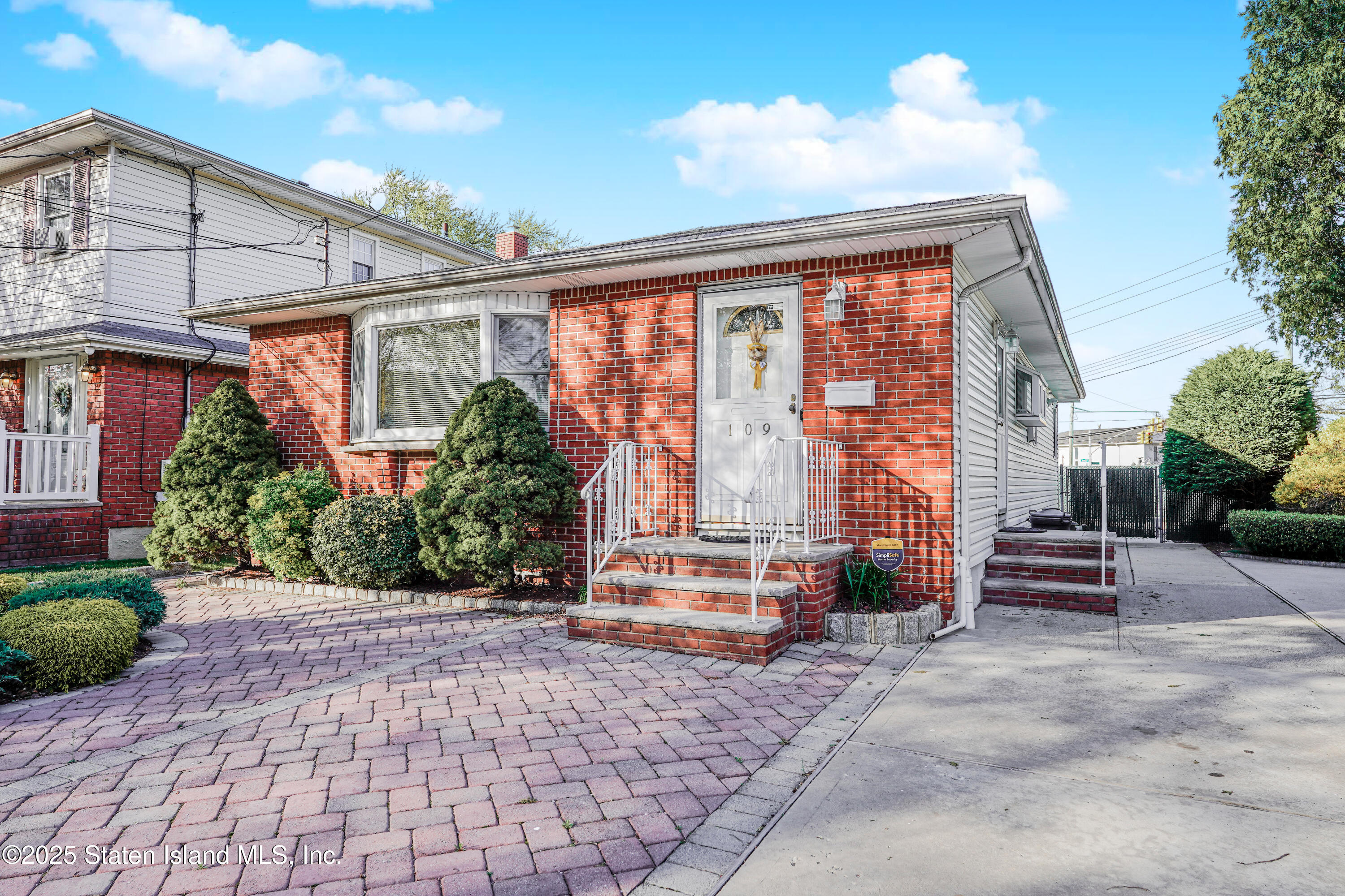 109 Burnside Avenue, Staten Island, New York image 27