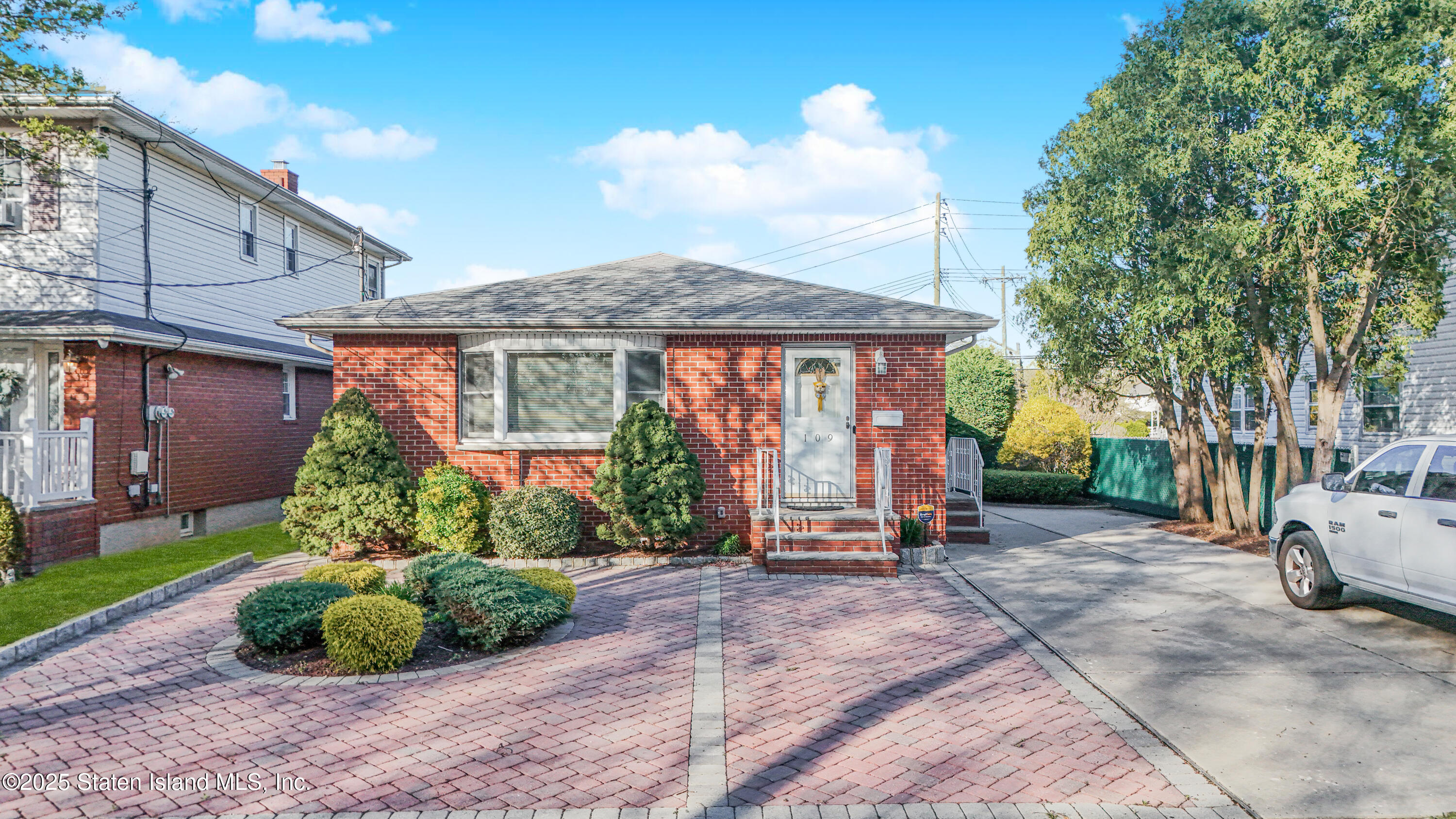 109 Burnside Avenue, Staten Island, New York image 25
