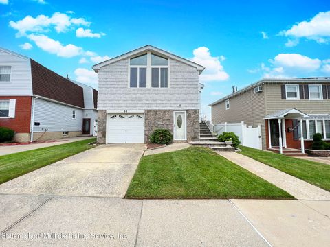 Photo of 64 Kenmore Street, Staten Island, NY 10312 (MLS # 1163673)