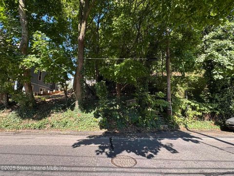 Photo of 0 St Pauls Avenue, Staten Island, NY 10301 (MLS # 2505737)