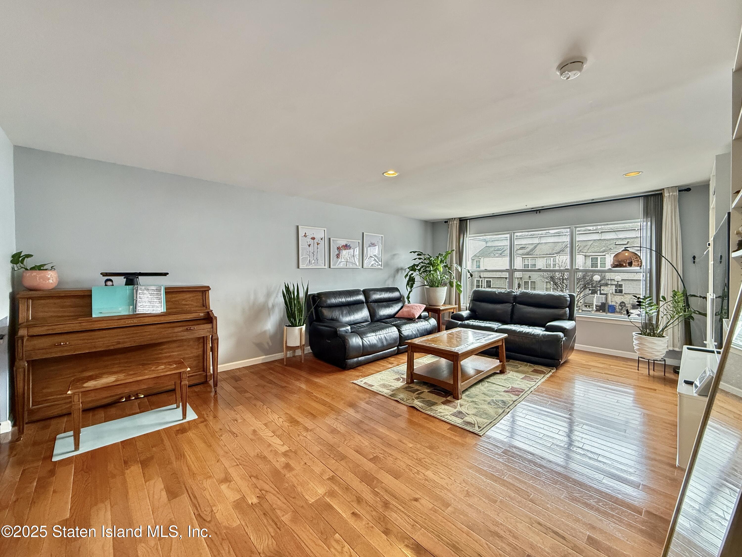 157 Lorraine Loop, Staten Island, New York image 9