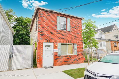 Photo of 121 Hett Avenue, Staten Island, NY 10306 (MLS # 2504910)