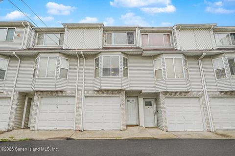 Photo of 48 Linda Lane, Staten Island, NY 10312 (MLS # 2503971)