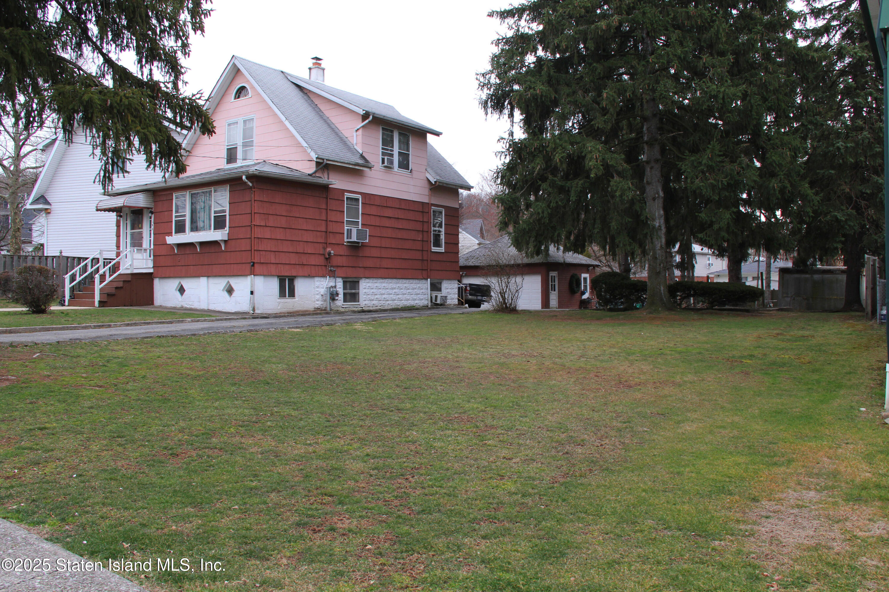 152 Van Cortlandt Avenue, Staten Island, New York image 3