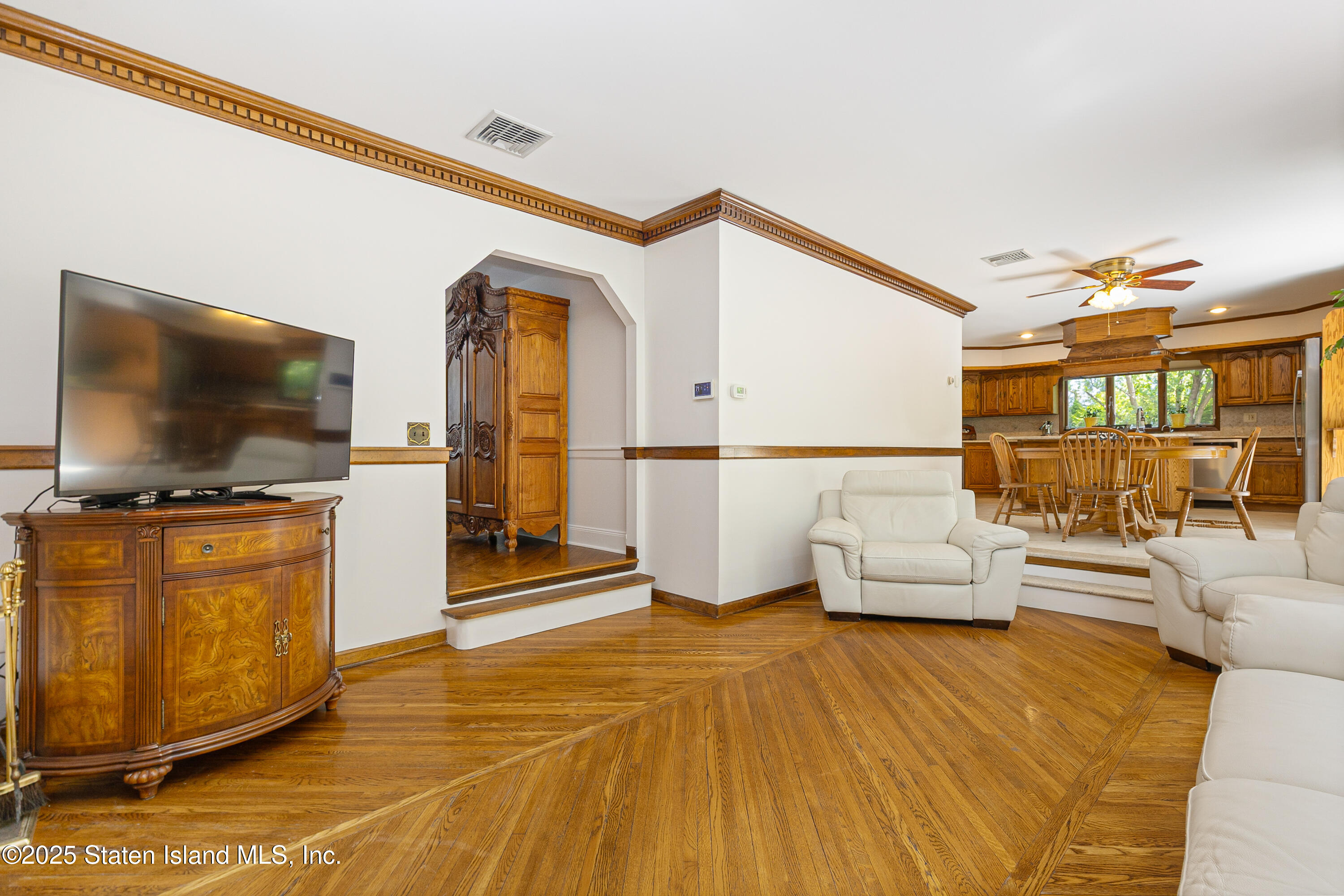 110 Wadsworth Road, Staten Island, New York image 24