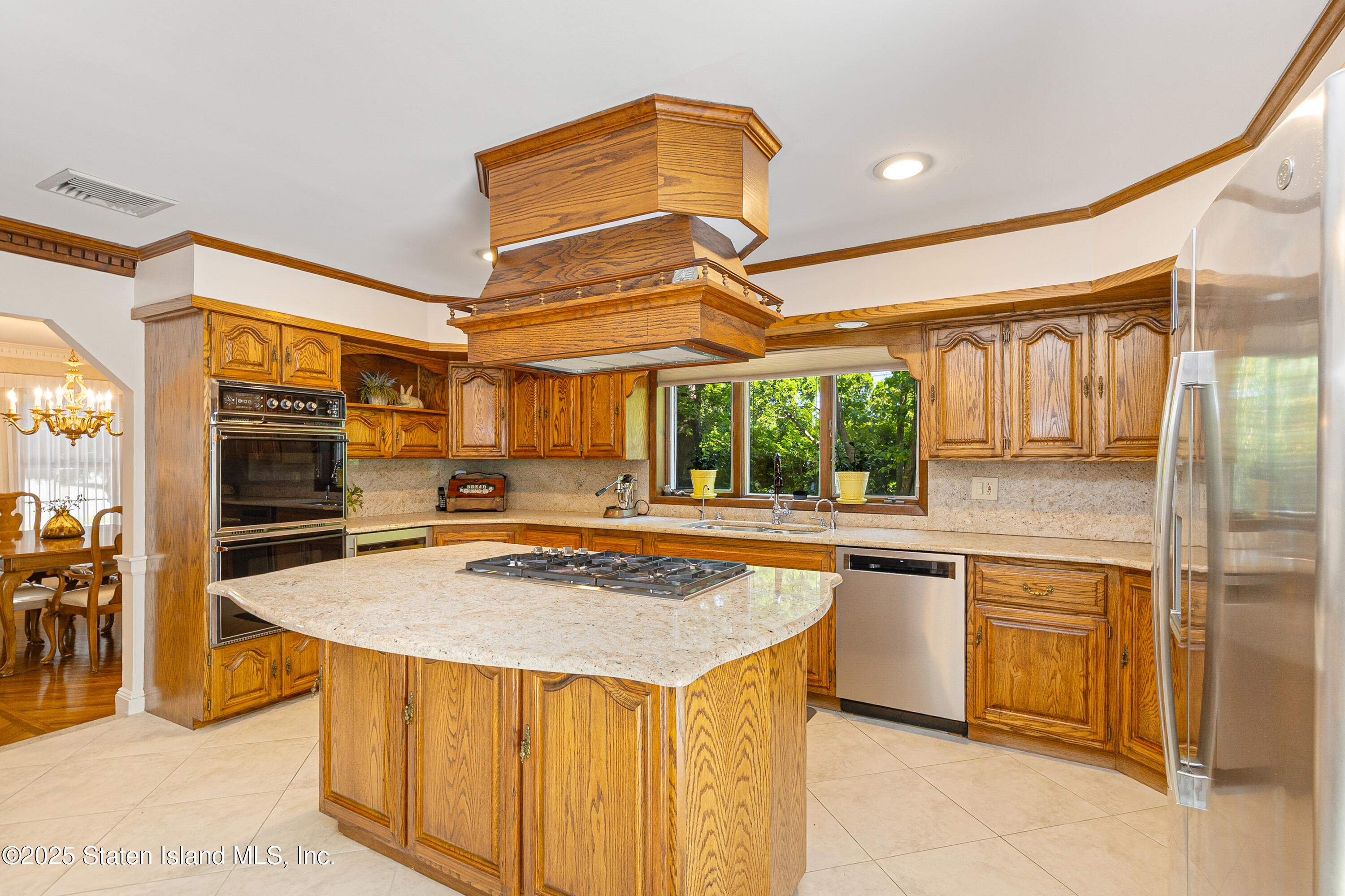 110 Wadsworth Road, Staten Island, New York image 29