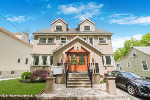 Photo of 12 Dole Street, Staten Island, NY 10312 (MLS # 2403108)