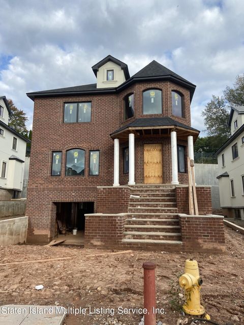 Photo of 11 Torrice Loop, Staten Island, NY 10309 (MLS # 1164684)