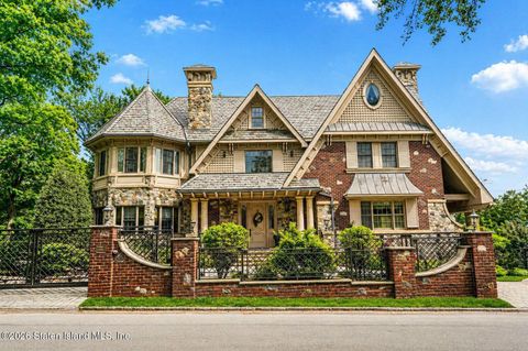 Photo of 125 Benedict Road, Staten Island, NY 10304 (MLS # 2602793)