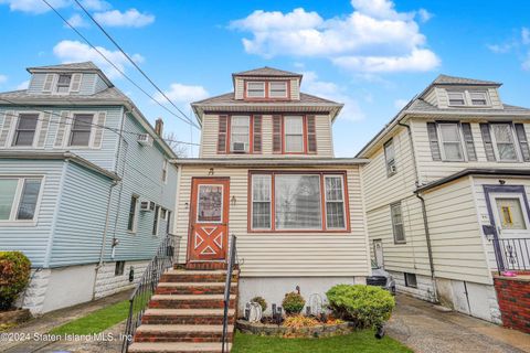 Photo of 38 Wright Avenue, Staten Island, NY 10303 (MLS # 2406800)