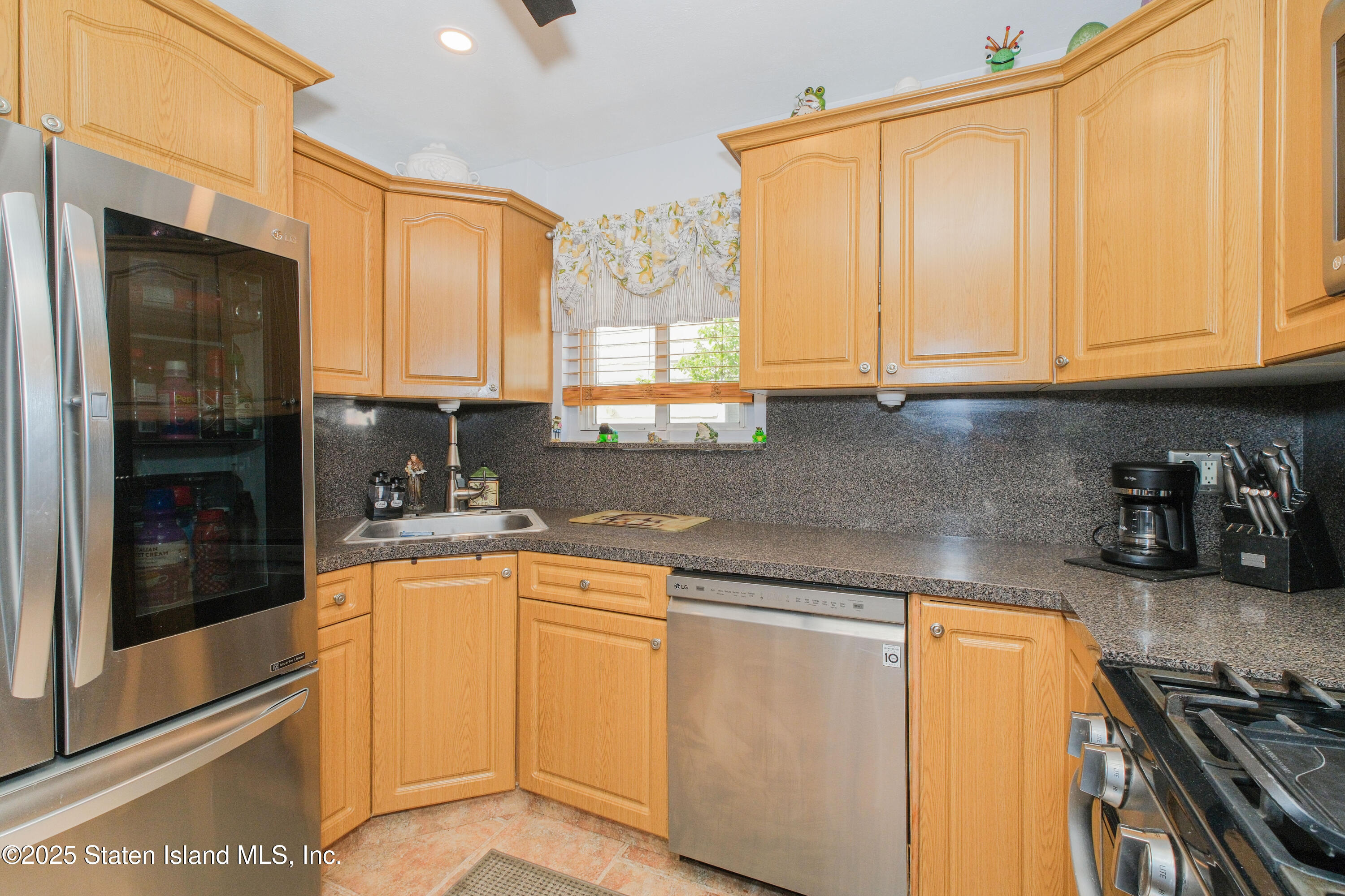 397 Elvin Street, Staten Island, New York image 18