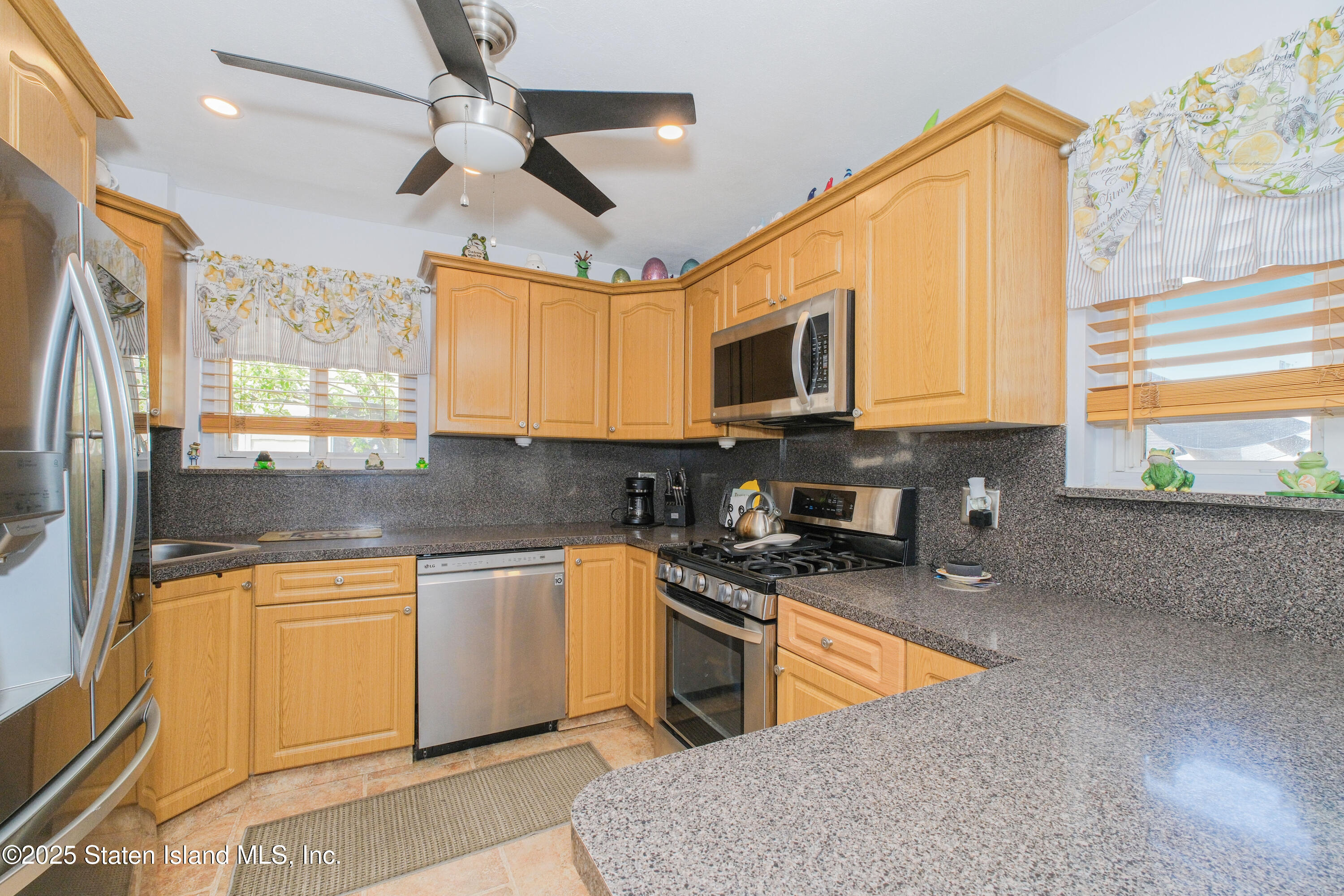 397 Elvin Street, Staten Island, New York image 17