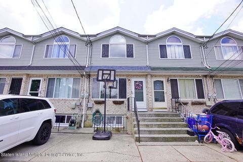 Photo of 84 Confederation Place, Staten Island, NY 10303 (MLS # 1162573)