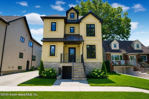 Multifamily For Sale - 226 Rathbun Avenue<br/> Staten Island, NY 10312
