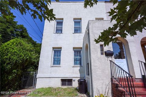 Photo of 3219 Richmond Road, Staten Island, NY 10306 (MLS # 2404825)