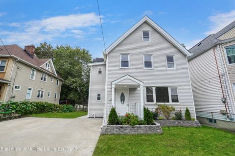 Photo of 126 Elizabeth Street, Staten Island, NY 10310 (MLS # 2400016)