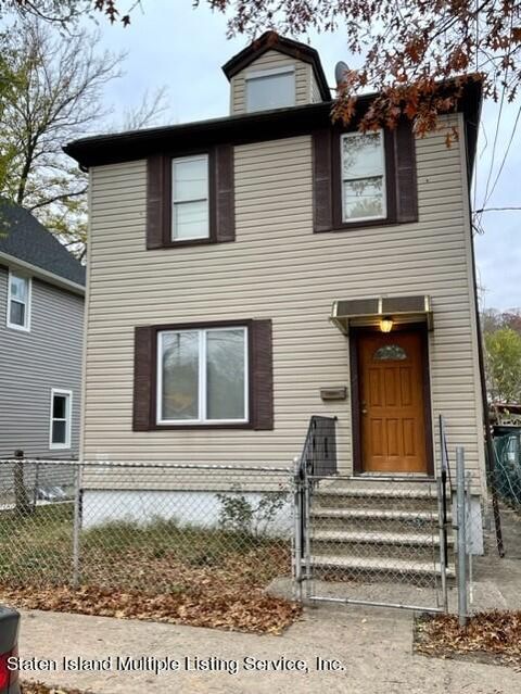 Photo of 121 Fulton Street, Staten Island, NY 10304 (MLS # 1165618)