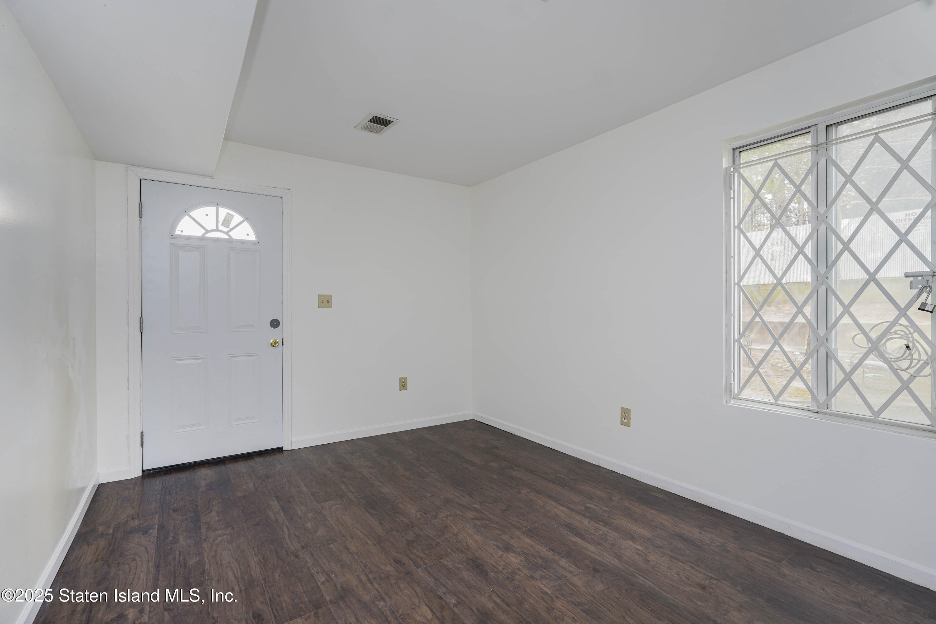 51 Emily Lane, Staten Island, New York image 29