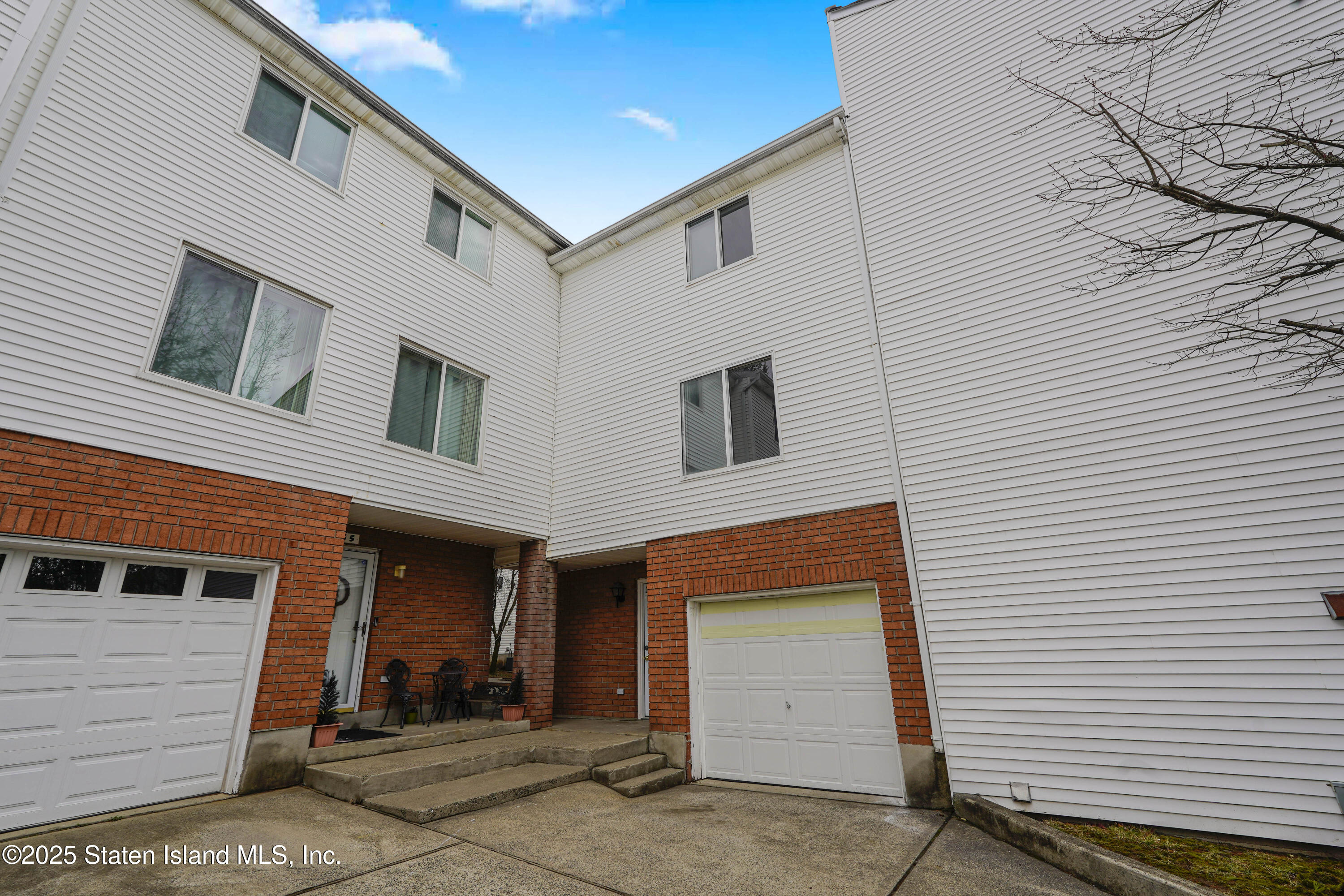 51 Emily Lane, Staten Island, New York image 1