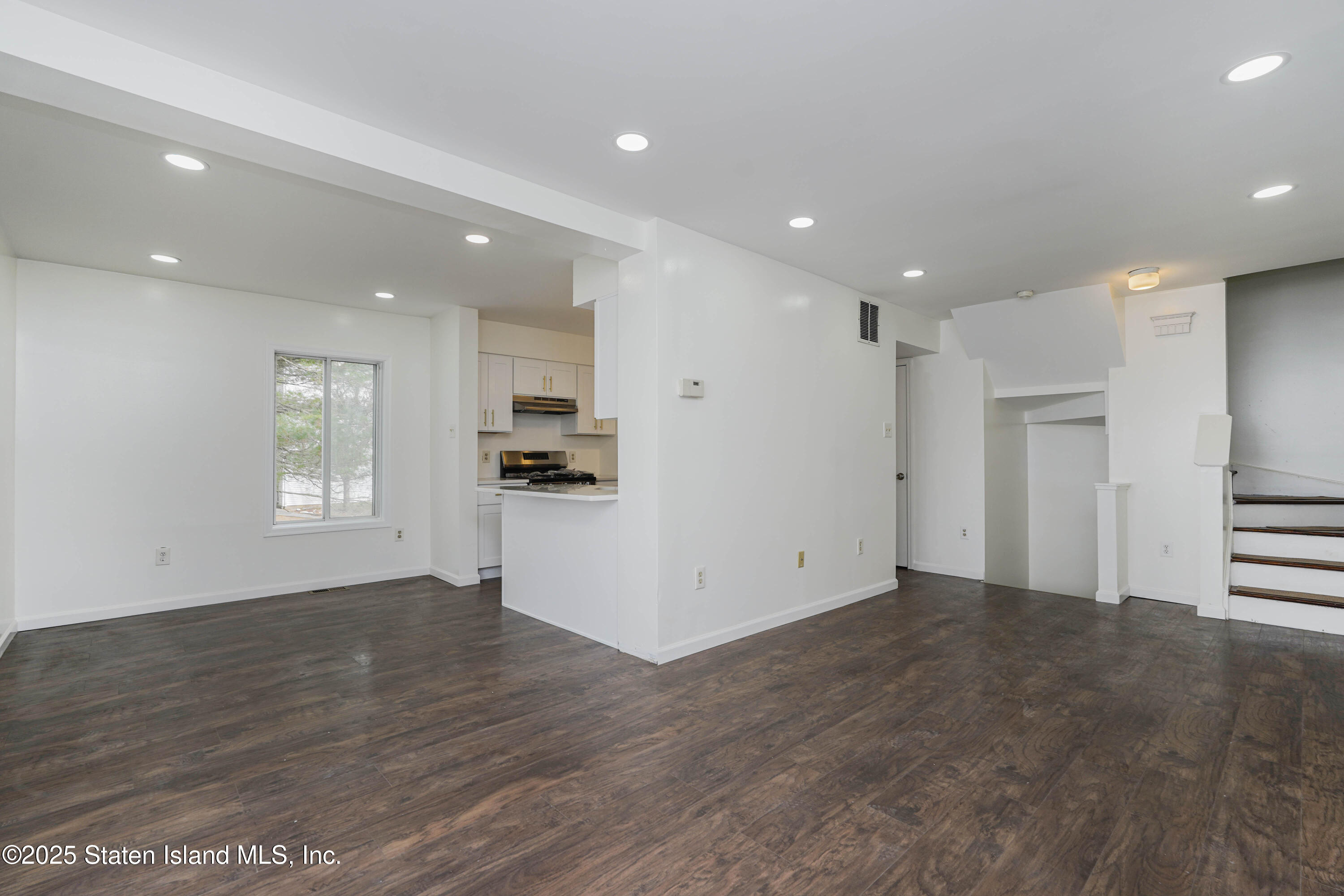 51 Emily Lane, Staten Island, New York image 20