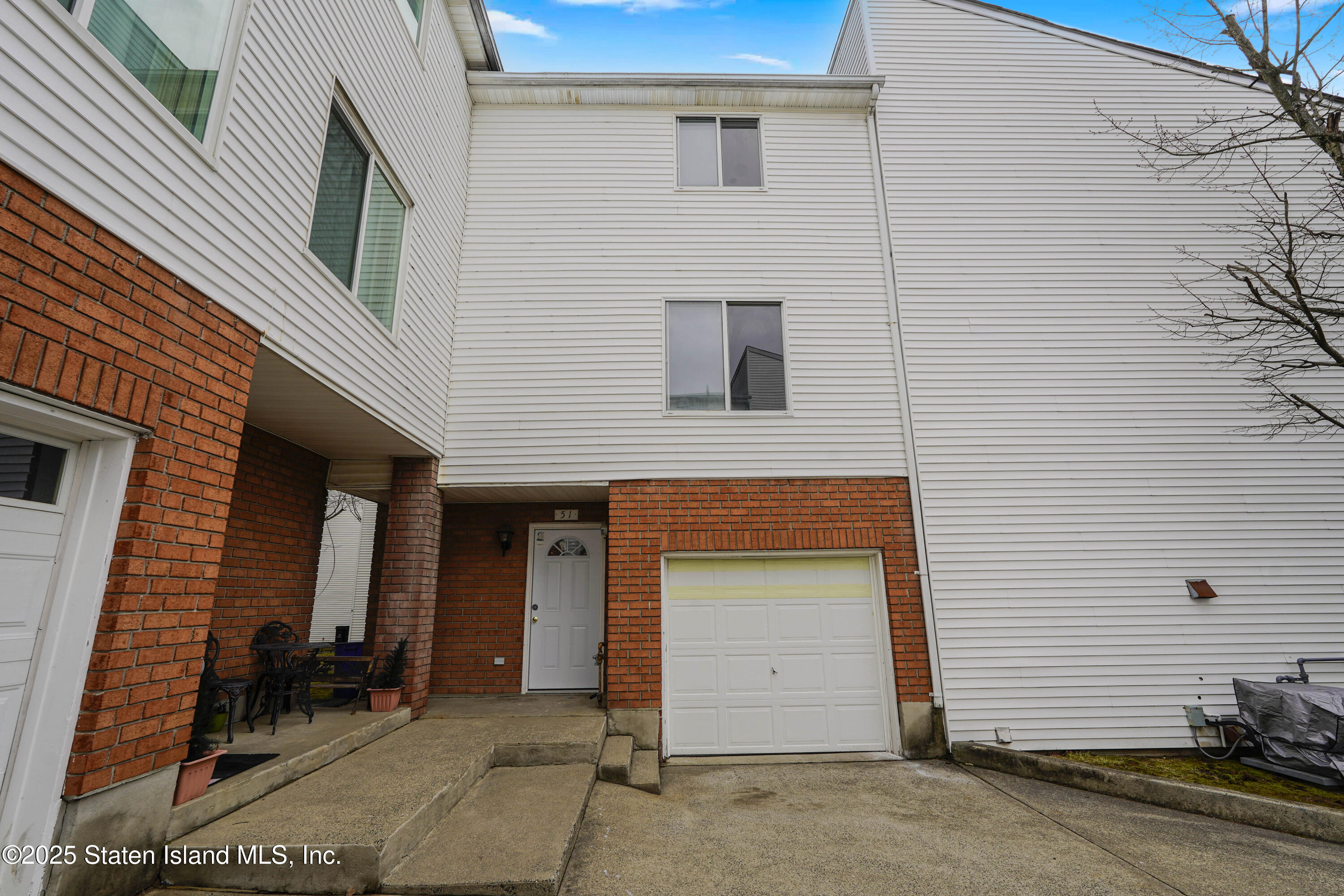 51 Emily Lane, Staten Island, New York image 2
