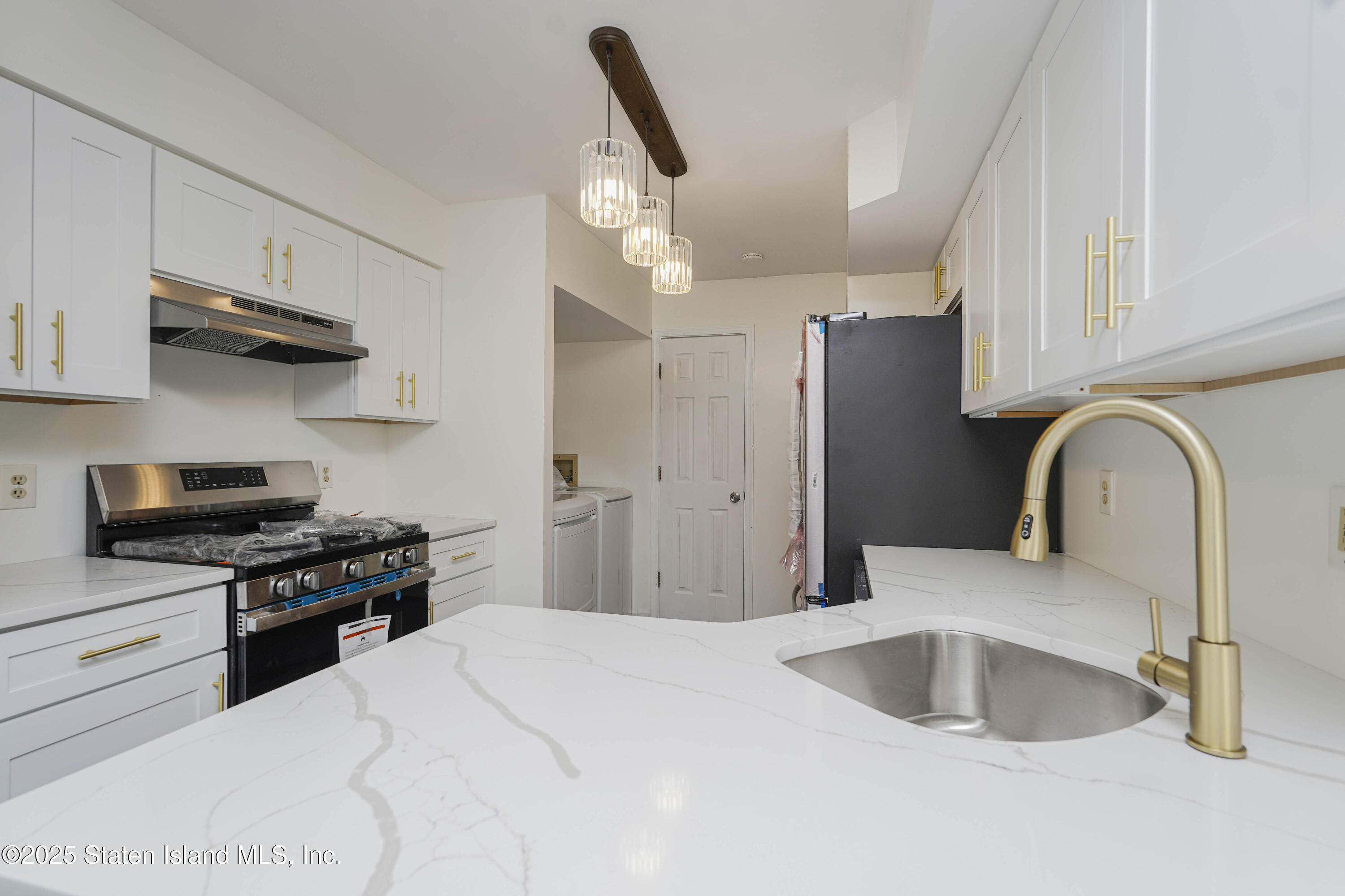 51 Emily Lane, Staten Island, New York image 23