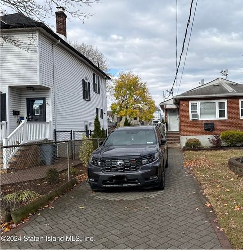 Photo of 15 Hope Avenue, Staten Island, NY 10305 (MLS # 2406755)