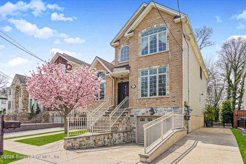 Multifamily For Sale - 42 Serena Court<br/> Staten Island, NY 10312