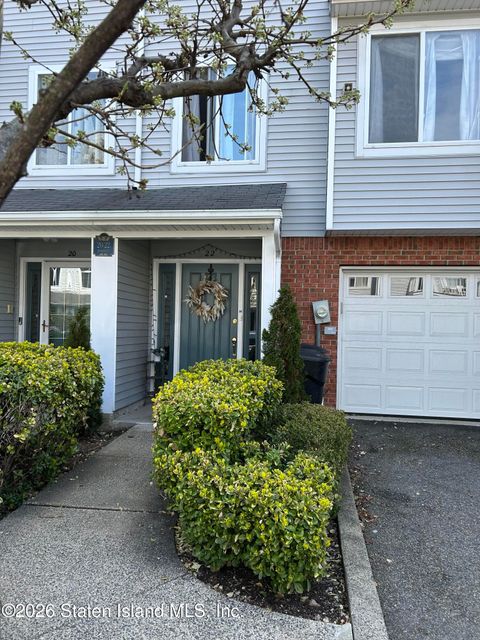 Photo of 22 Admiralty Loop, Staten Island, NY 10309 (MLS # 2506653)