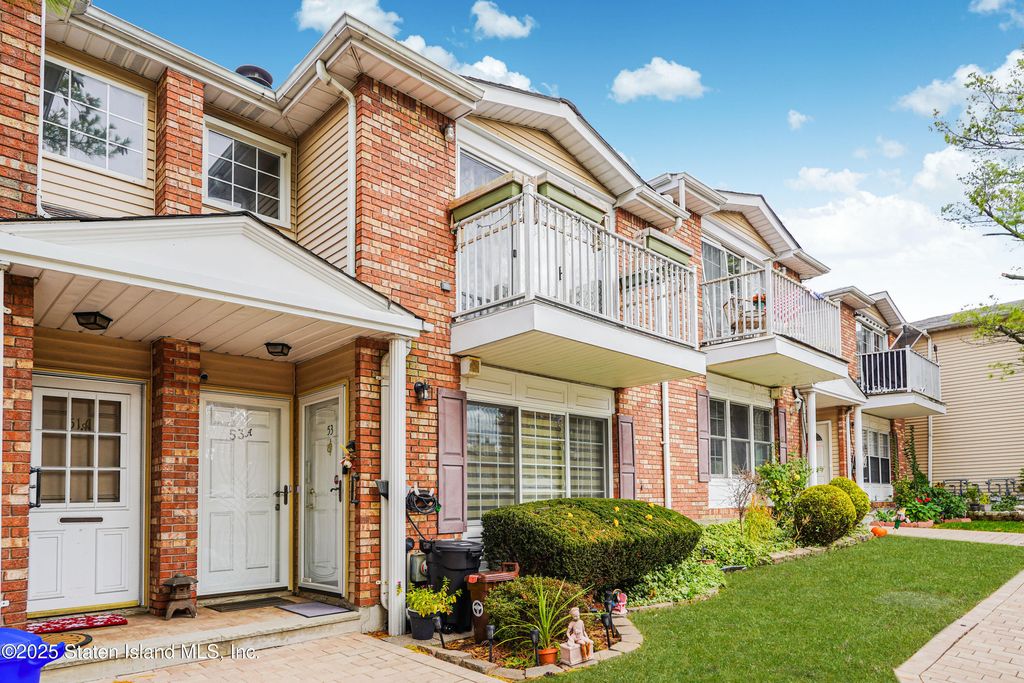 Photo of 53 Saturn Lane, Staten Island, NY 10314 (MLS # 2506428)