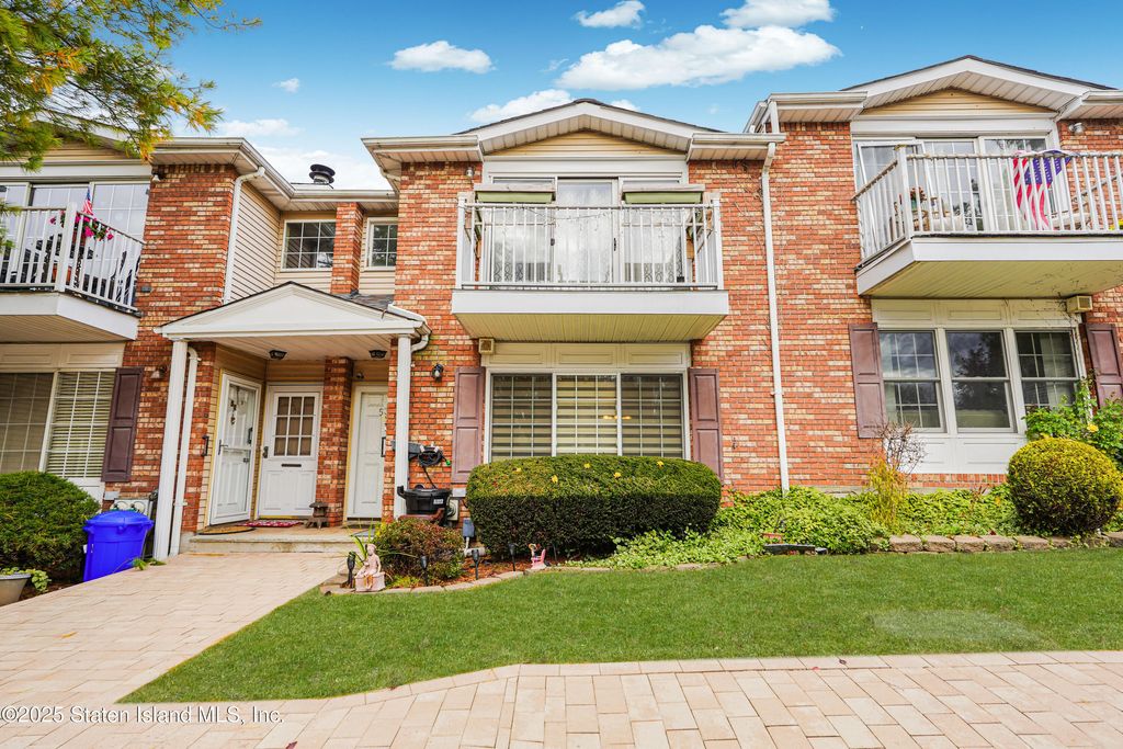 Photo of 53 Saturn Lane, Staten Island, NY 10314 (MLS # 2506428)