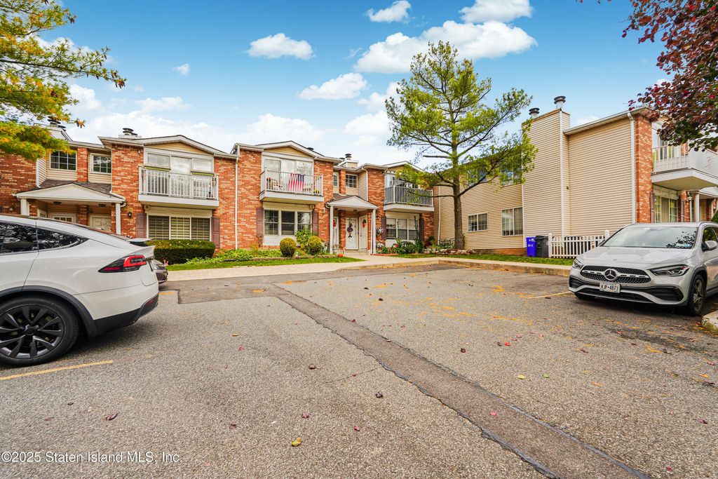 Photo of 53 Saturn Lane, Staten Island, NY 10314 (MLS # 2506428)