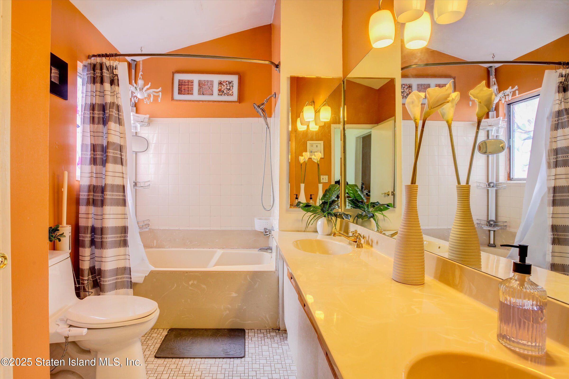 49 Wolkoff Lane, Staten Island, New York image 32