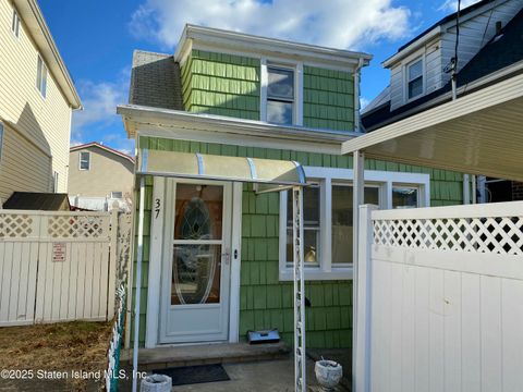 Photo of 37 Austin Avenue, Staten Island, NY 10305 (MLS # 2406788)