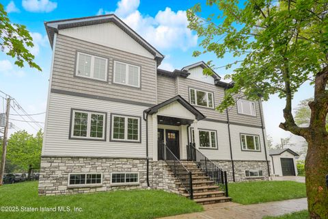 Photo of 70 Plattsburg Street, Staten Island, NY 10304 (MLS # 2405433)