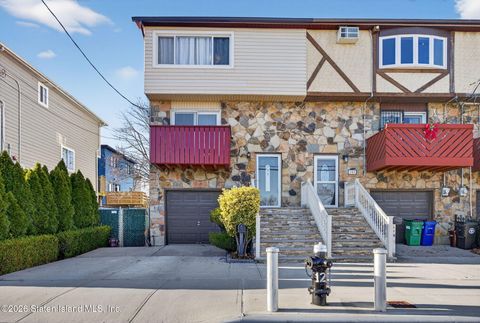 Photo of 159 Cedar Grove Avenue, Staten Island, NY 10306 (MLS # 2600039)