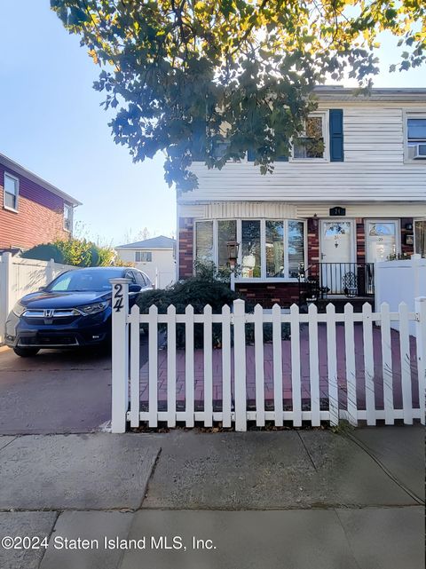 Photo of 24 Roberts Drive, Staten Island, NY 10306 (MLS # 2406155)
