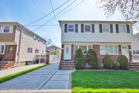Photo of 557 Oder Avenue, Staten Island, NY 10304 (MLS # 1161544)