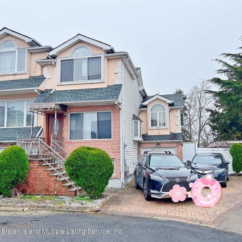 Photo of 115 Alex Circle Circle, Staten Island, NY 10305 (MLS # 1160483)