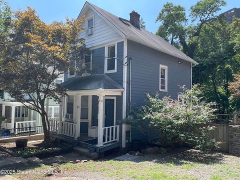 Photo of 74 Pleasant Valley Avenue, Staten Island, NY 10304 (MLS # 2504829)
