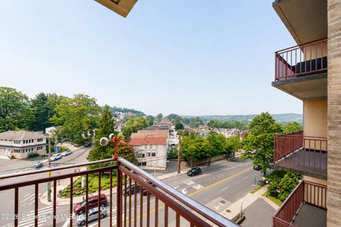 Condo For Sale - 1000 Clove Road #6F<br/> Staten Island, NY 10301