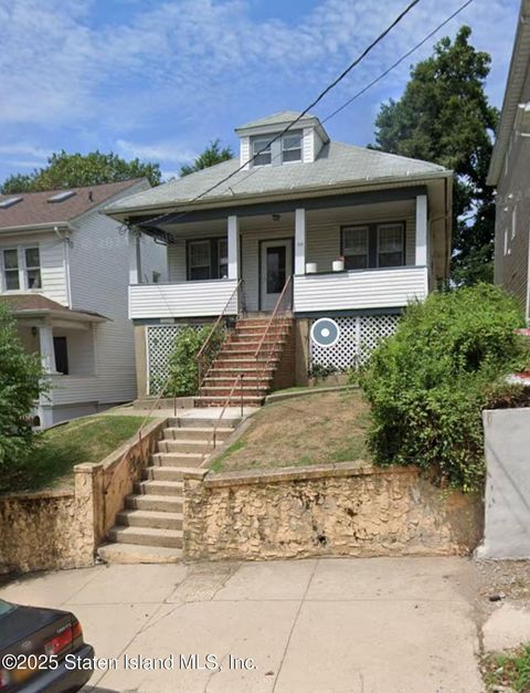 Photo of 109 Scribner Avenue, Staten Island, NY 10301 (MLS # 2506214)