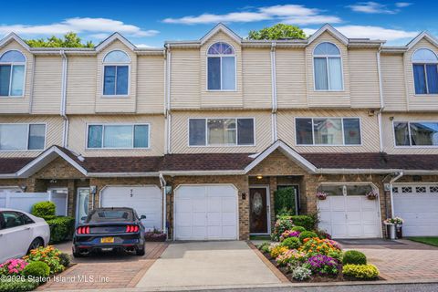 Photo of 81 Church Avenue, Staten Island, NY 10314 (MLS # 2600834)