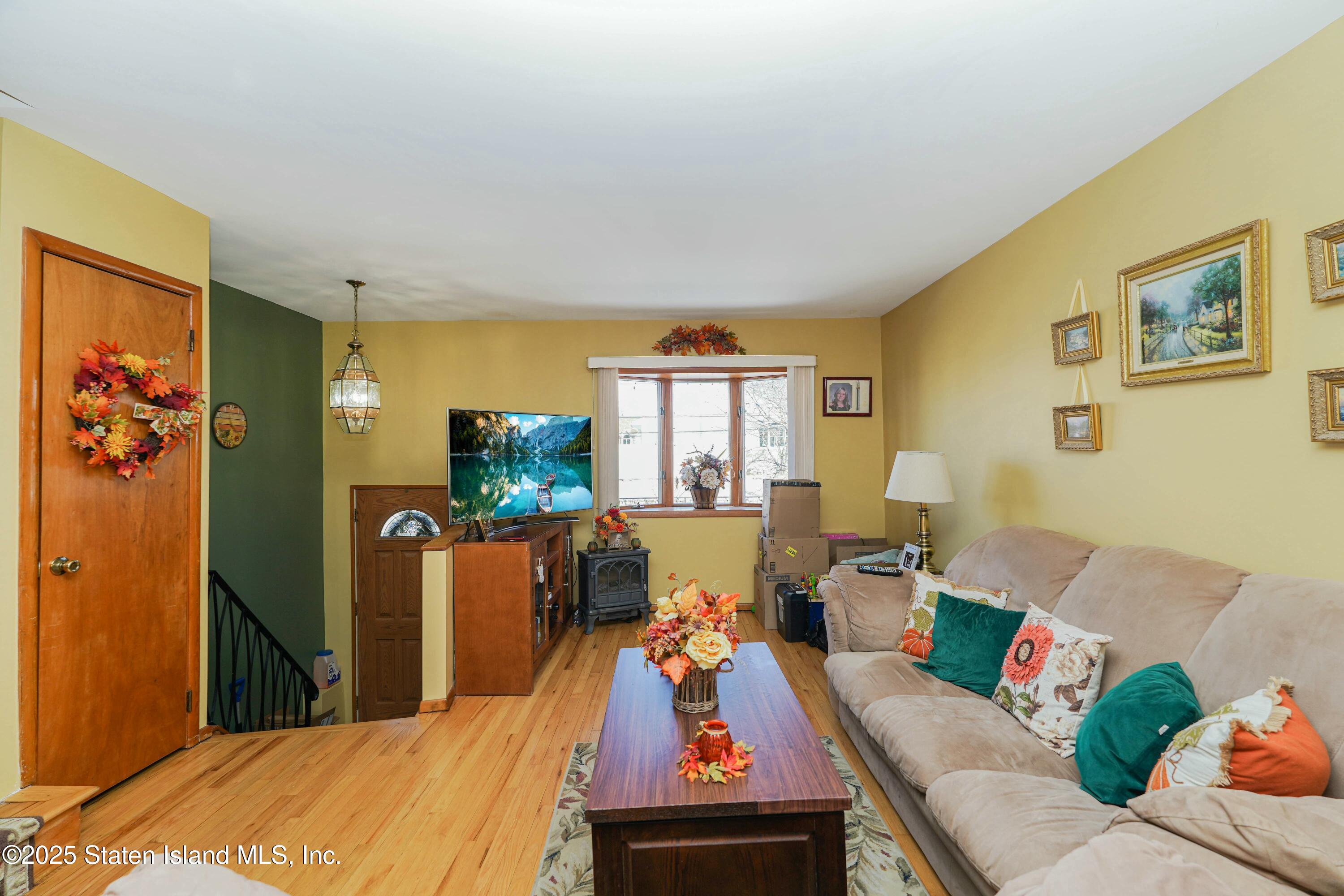 76 Pacific Avenue, Staten Island, New York image 3