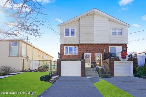 Photo of 76 Pacific Avenue, Staten Island, NY 10312 (MLS # 2500073)