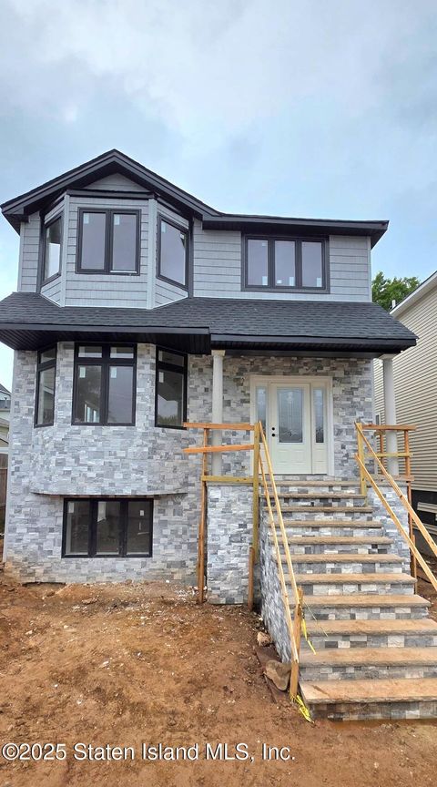 Photo of 38 Troy Street, Staten Island, NY 10308 (MLS # 2504890)