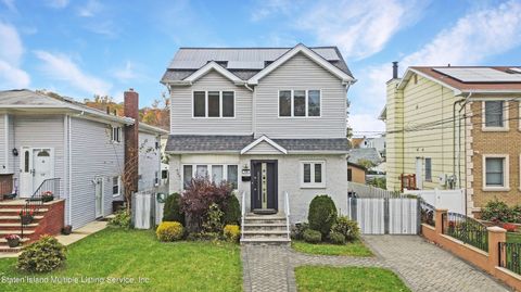 Photo of 115 Rome Avenue, Staten Island, NY 10304 (MLS # 1165402)