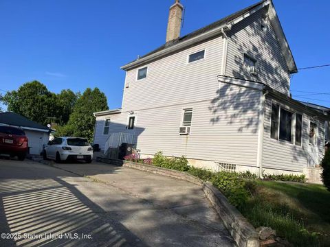 Photo of 251 Liberty Avenue, Staten Island, NY 10305 (MLS # 2505301)