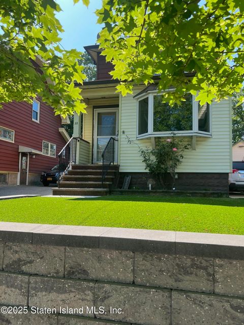 Photo of 22 Marianne Street, Staten Island, NY 10302 (MLS # 2504743)