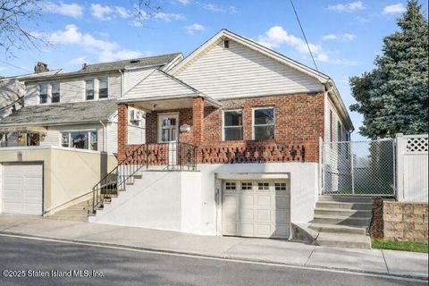 Photo of 53 Egbert Place, Staten Island, NY 10305 (MLS # 2507250)